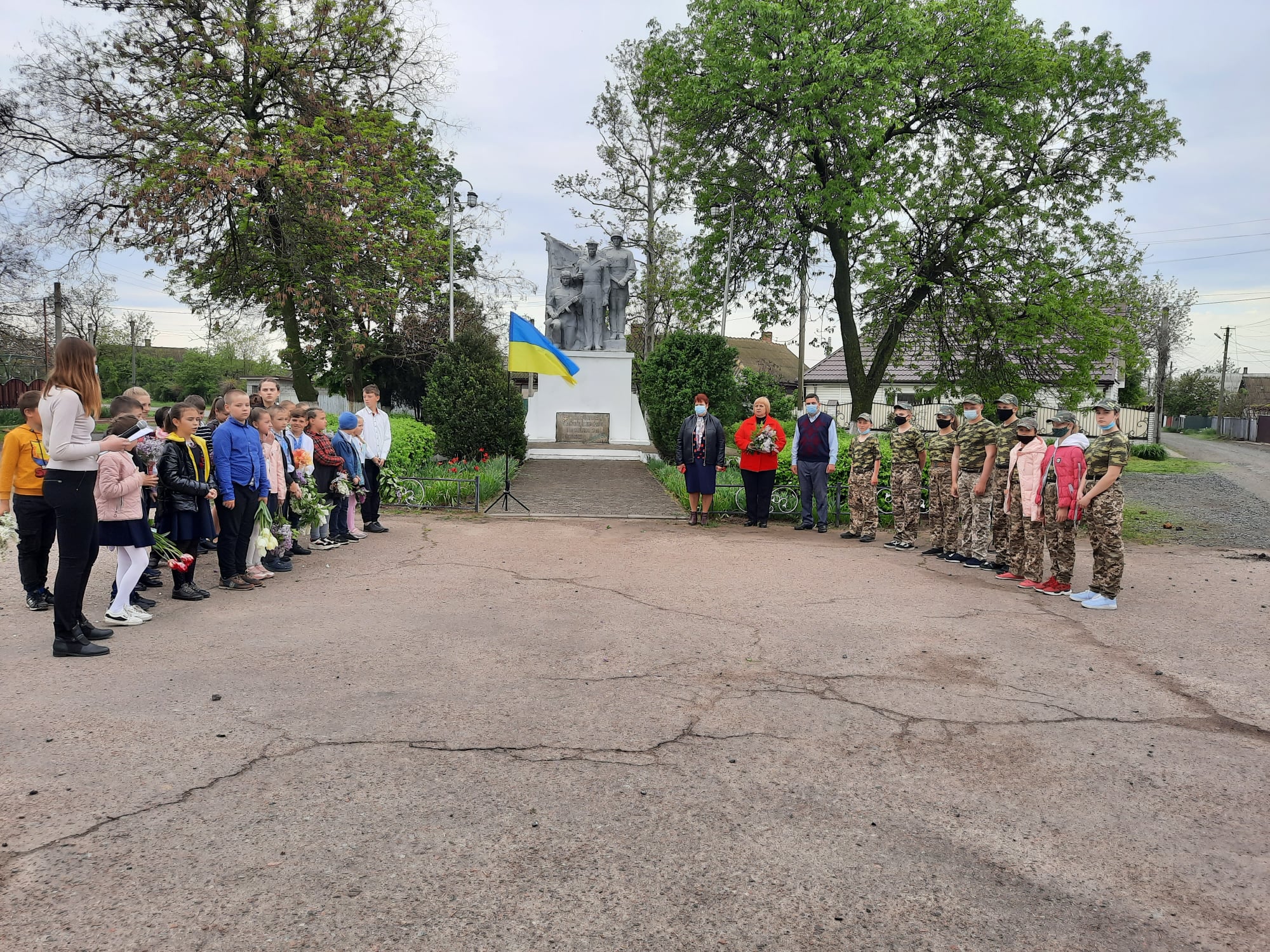 У Матроському закладі загальної середньої освіти відбулась виховна година до Дня Перемоги 5