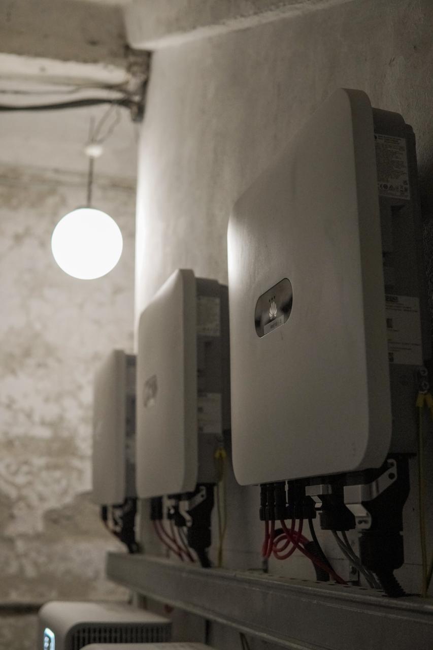 Новозбудована сонячна станція допомагає лікарні на Одещині витримати блекаути 8 Новозбудована сонячна станція допомагає лікарні на Одещині витримати блекаути 7