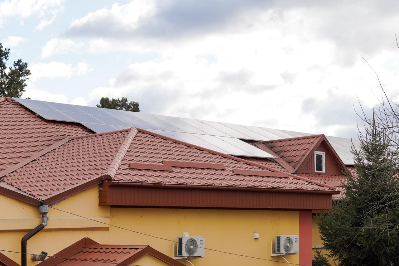 Новозбудована сонячна станція допомагає лікарні на Одещині витримати блекаути 12 Новозбудована сонячна станція допомагає лікарні на Одещині витримати блекаути 11